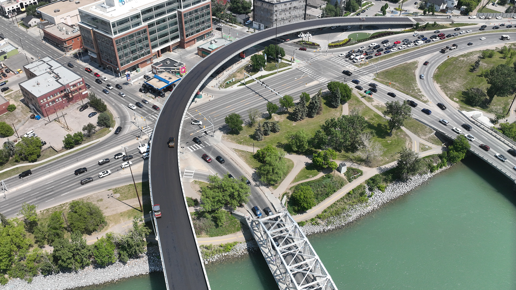 An aerial view of a bridge crossing a river